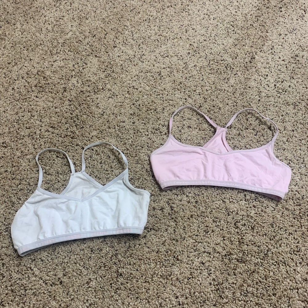 2 calvin klein bras